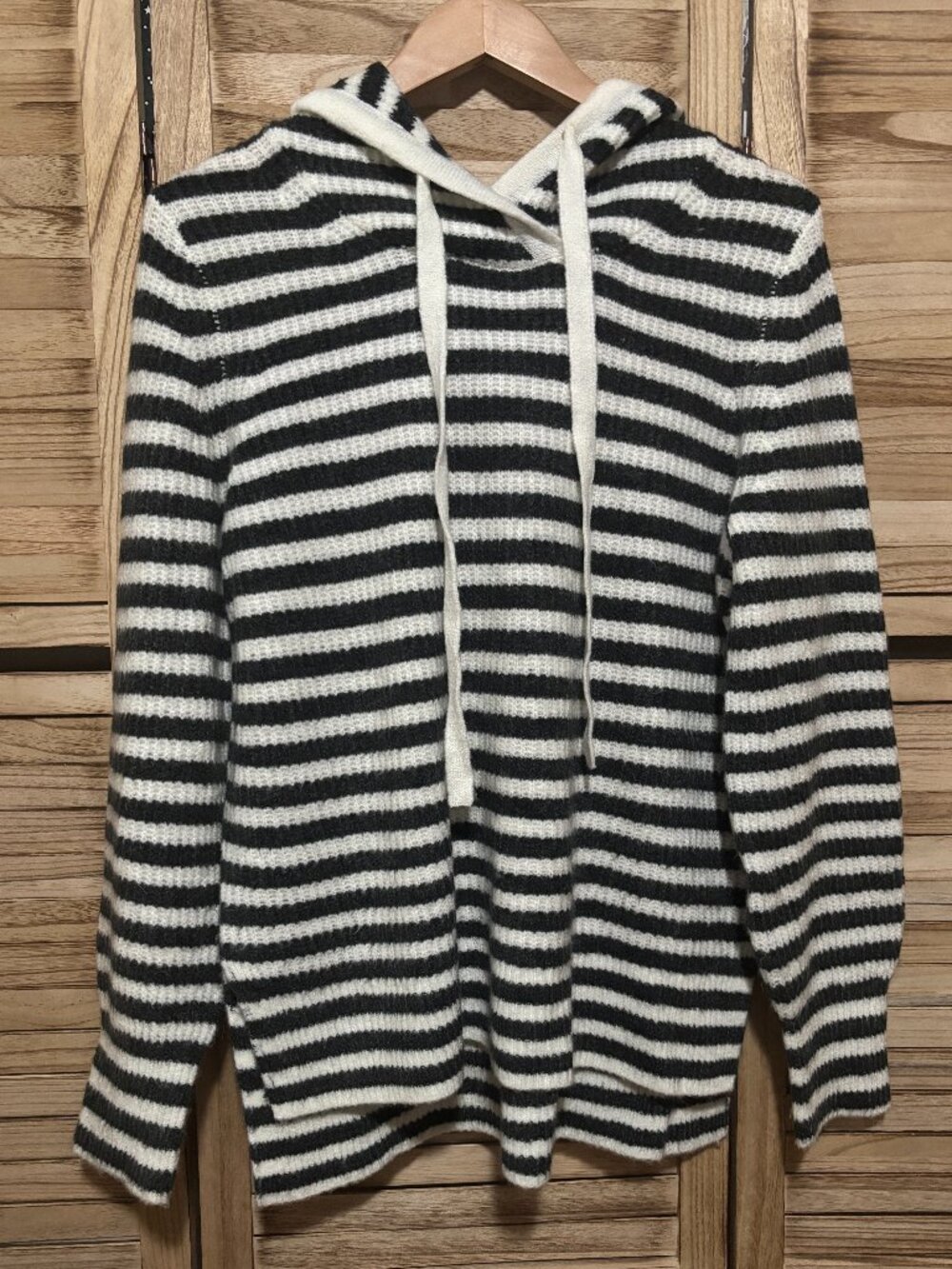 GAP Gray White Striped Knit Hoodie Sweater S Like New Side Slits Drawstring